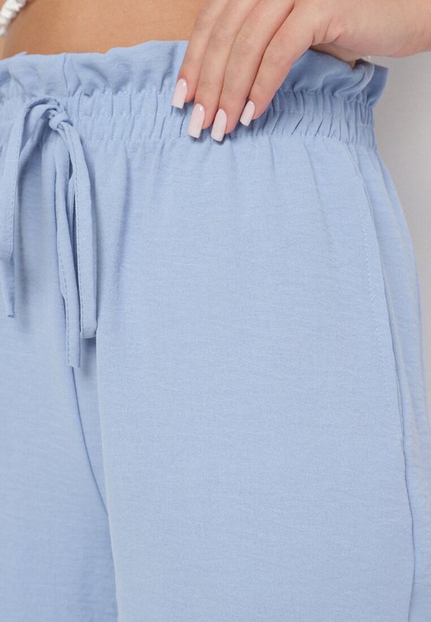 Born2be - Niebieskie Szorty z Wysokim Stanem i Ozdobnym Sznurkiem Milnella. Okazja: na co dzień. Stan: podwyższony. Kolor: niebieski. Sezon: lato. Styl: casual, elegancki