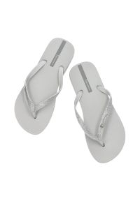 Szare Japonki Ipanema Brokatowe Klapki Damskie. Okazja: na co dzień, na spacer, na plażę. Kolor: szary. Materiał: materiał. Wzór: paski. Sezon: lato. Styl: elegancki, casual #6