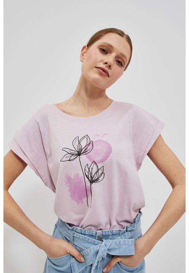 MOODO - T-shirt z nadrukiem liliowy. Kolor: liliowy. Materiał: bawełna. Wzór: nadruk