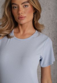 Renee - Jasnoniebieski T-shirt Basic z Okrągłym Dekoltem Dolea. Okazja: na co dzień. Kolor: niebieski. Materiał: jeans. Długość: krótkie. Wzór: gładki. Styl: casual #3