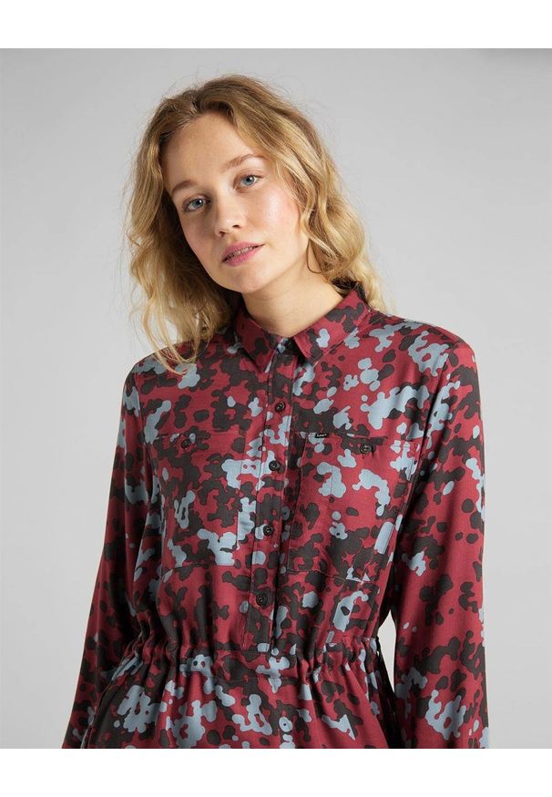 Lee - LEE LONG WORKER DRESS DAMSKA SUKIENKA RED OCHRE L50GGYOE 112111321