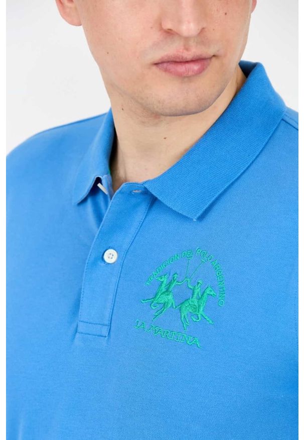 La Martina - LA MARTINA Niebieskie męskie polo z dużym logo, Rozmiar XXL. Typ kołnierza: polo. Kolor: niebieski