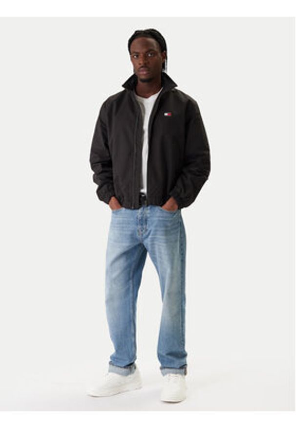 Tommy Jeans Kurtka przejściowa Essential DM0DM22720 Czarny Regular Fit. Kolor: czarny. Materiał: syntetyk