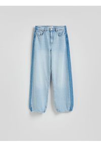 Reserved - Jeansy balloon fit - niebieski. Kolor: niebieski