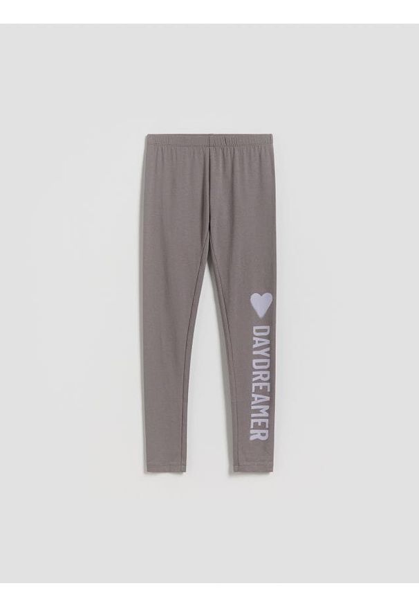 Reserved - Legginsy z napisem - ciemnoszary. Kolor: szary. Materiał: bawełna. Wzór: napisy