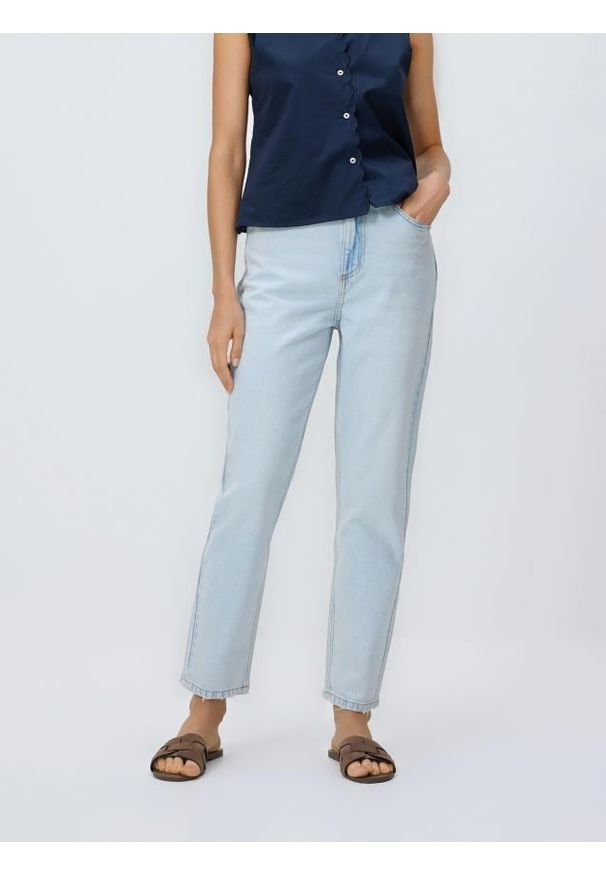 Reserved - Jeansy mom fit - niebieski. Kolor: niebieski