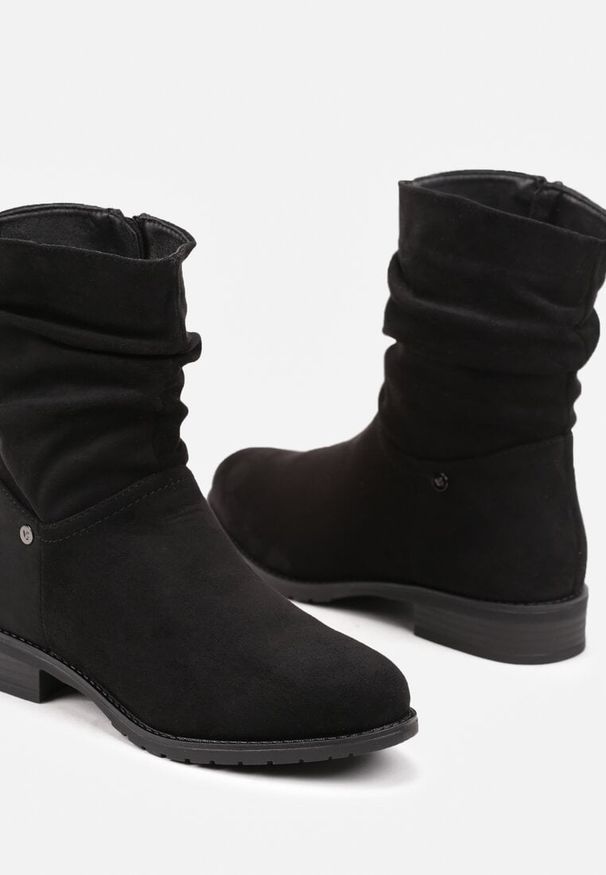 Born2be - Czarne Płaskie Botki z Marszczoną Cholewką Leriame. Kolor: czarny. Materiał: wełna, skóra, jeans. Szerokość cholewki: normalna. Obcas: na obcasie. Styl: klasyczny, elegancki. Wysokość obcasa: niski