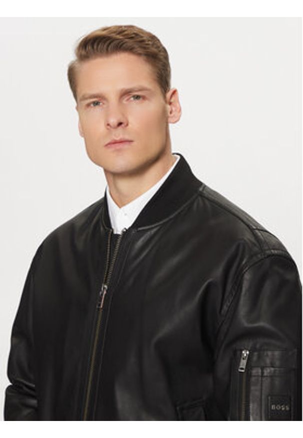 BOSS Kurtka skórzana Juge 50522223 Czarny Relaxed Fit. Kolor: czarny. Materiał: skóra