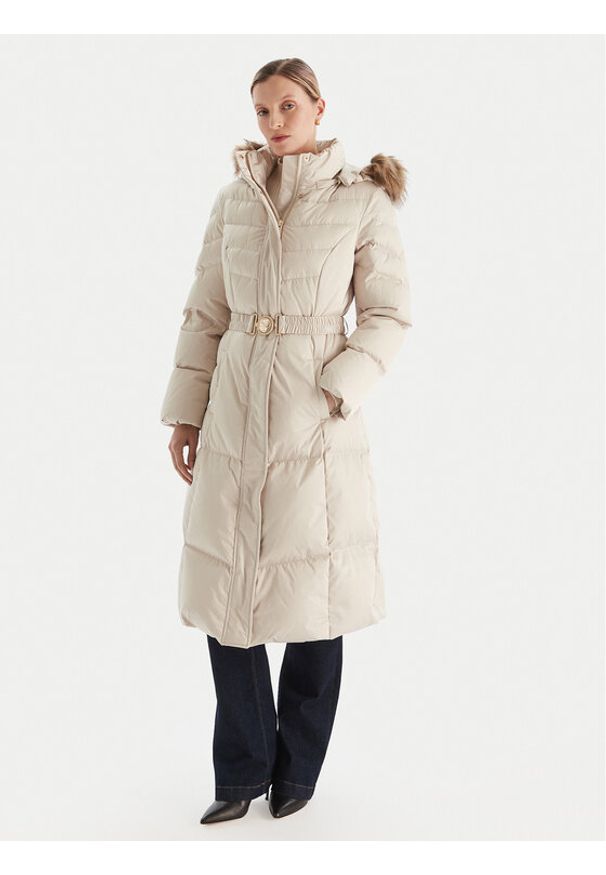 Guess Płaszcz zimowy W5BL29 W2802 Brązowy Regular Fit. Kolor: brązowy. Materiał: syntetyk. Sezon: zima