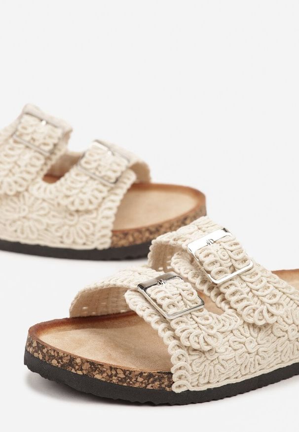 Born2be - Beżowe Klapki z Dwoma Paskami i Klamrami Ralisea. Okazja: na co dzień. Kolor: beżowy. Materiał: jeans. Sezon: lato. Styl: casual