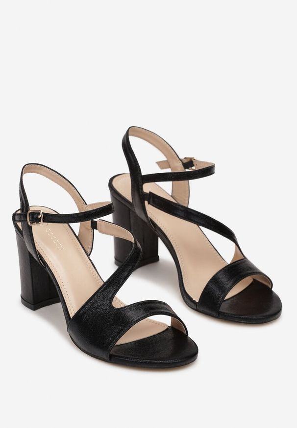 Born2be - Czarne Sandały Fleksa. Okazja: na co dzień. Zapięcie: sprzączka. Kolor: czarny. Obcas: na obcasie. Styl: casual, elegancki. Wysokość obcasa: średni