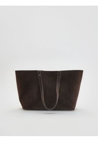 Reserved - Torebka shopper z imitacji zamszu - ciemnobrązowy. Kolor: brązowy. Materiał: zamszowe #1