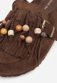 Born2be - Brązowe Klapki na Grubej Podeszwie z Frędzlami Klamrami i Koralikami Glysnell. Okazja: na co dzień, do pracy, na spacer. Kolor: brązowy. Materiał: jeans. Sezon: lato. Styl: casual, elegancki #8