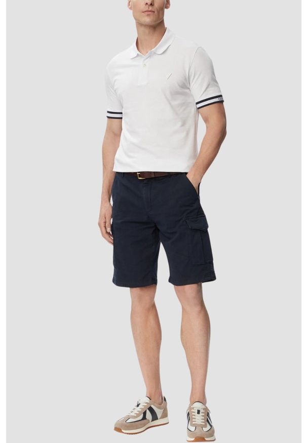 Guess - GUESS Granatowe męskie krótkie spodenki cargo Russel, Rozmiar 31. Okazja: na co dzień. Kolor: niebieski. Długość: krótkie. Sezon: lato. Styl: casual