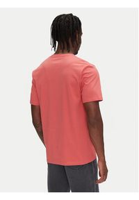 Wrangler T-Shirt Sign Off 112362687 Czerwony Regular Fit. Kolor: czerwony. Materiał: bawełna