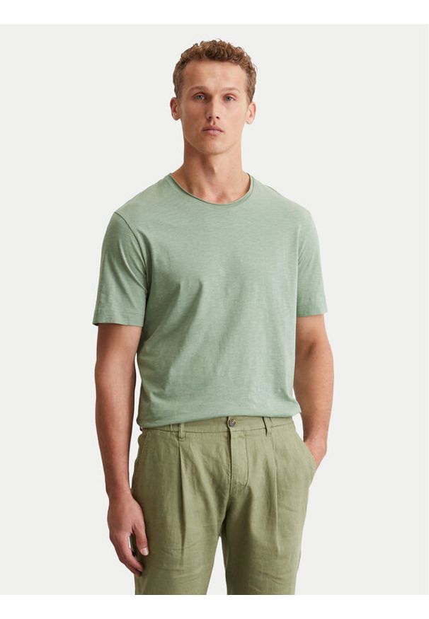 Marc O'Polo T-Shirt 536 2176 51270 Zielony Regular Fit. Typ kołnierza: polo. Kolor: zielony. Materiał: bawełna