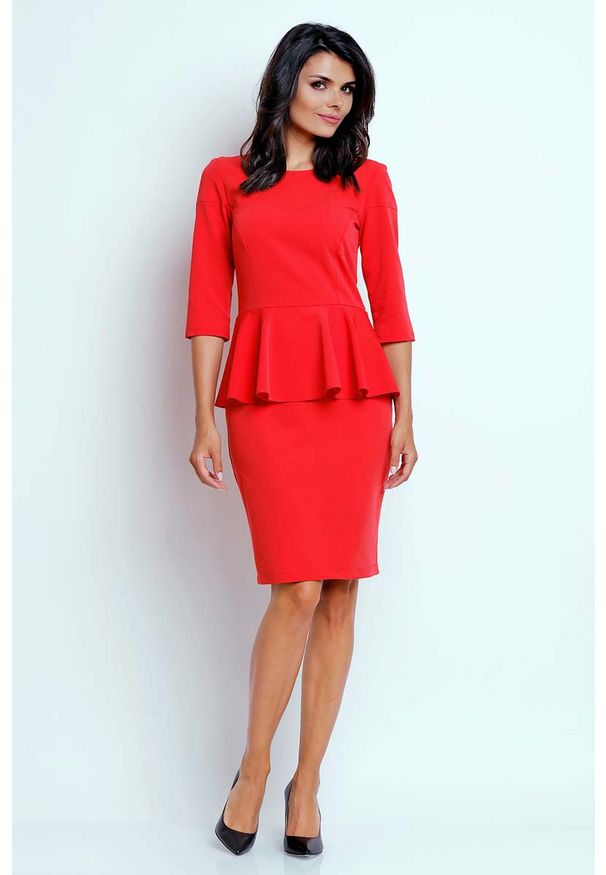 Nommo - Czerwona Wizytowa Sukienka Mini z Baskinką. Kolor: czerwony. Materiał: poliester, wiskoza. Typ sukienki: baskinki. Styl: wizytowy. Długość: mini