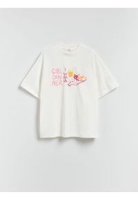 Reserved - T-shirt oversize z nadrukiem - złamana biel. Materiał: bawełna, dzianina. Wzór: nadruk