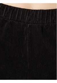 outhorn - Outhorn Spodnie materiałowe TTROF051 Czarny Relaxed Fit. Kolor: czarny. Materiał: materiał, bawełna #3