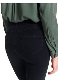 TOP SECRET - Spodnie jeansowe skinny. Okazja: na co dzień. Kolor: czarny. Materiał: jeans. Długość: długie. Wzór: aplikacja. Sezon: wiosna. Styl: casual, klasyczny #6