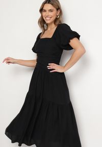 Born2be - Czarna Sukienka Rozkloszowana z Wiskozy z Kwadratowym Dekoltem i Drapowaniem Napessia. Okazja: na co dzień. Typ kołnierza: dekolt kwadratowy. Kolor: czarny. Materiał: wiskoza. Styl: casual, elegancki, klasyczny #6