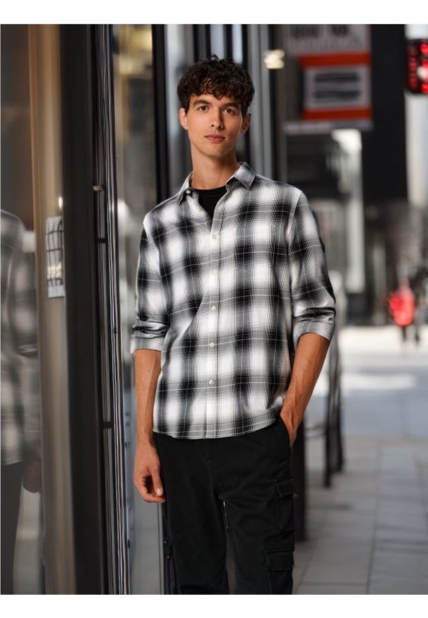 Sinsay - Koszula w kratę - czarny. Kolor: czarny