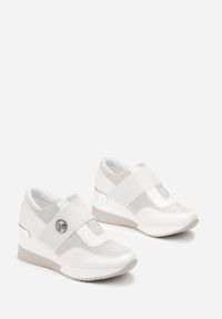 Renee - Białe Sneakersy na Koturnie Chikela. Kolor: biały. Obcas: na koturnie #5