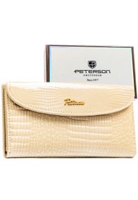 Poziomy, beżowy portfel damski ze skóry ekologicznej z tłoczeniem na wzór skóry krokodyla - Peterson. Kolor: beżowy. Materiał: skóra ekologiczna. Wzór: aplikacja #1