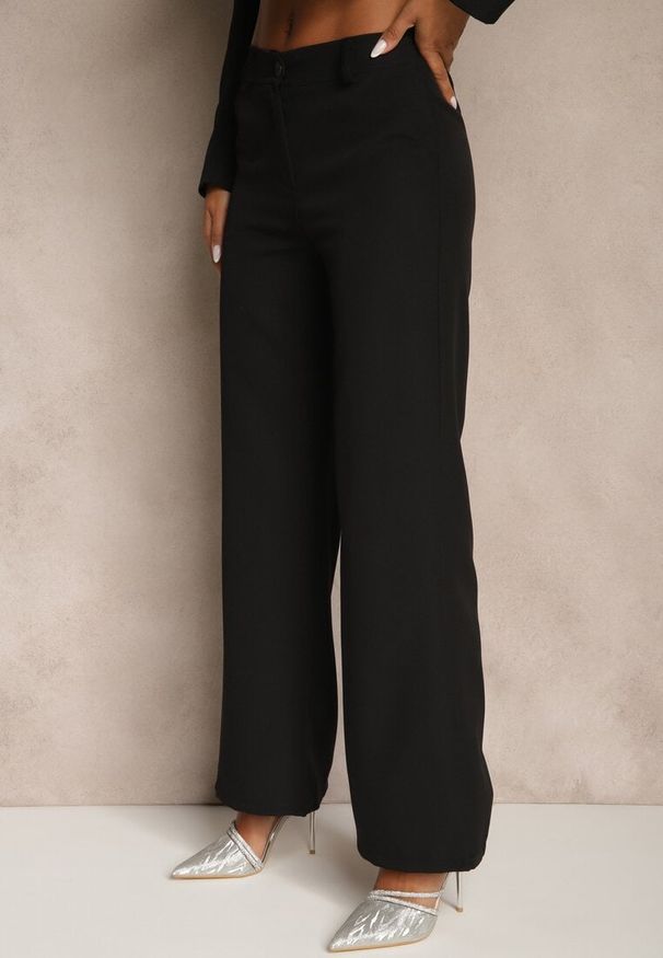Renee - Czarny Garniturowy Komplet Spodnie Wide Leg i Marynarka Arezellia. Kolor: czarny