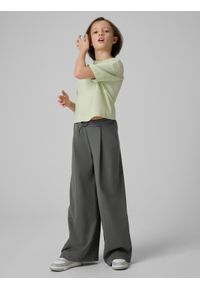 4f - 4F Spodnie dresowe z szerokimi nogawkami dziewczęce - szare 146/152 (10-12 lat). Okazja: na co dzień, na uczelnię, na spacer. Stan: podwyższony. Kolor: szary. Materiał: dresówka. Sezon: lato. Styl: casual, elegancki #1