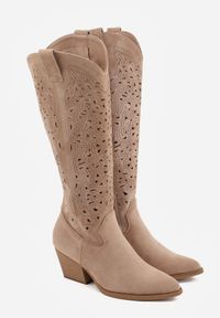 Born2be - Ciemnobeżowe Kozaki Kowbojki na Stożku z Ażurową Cholewką Uria. Okazja: na co dzień. Kolor: beżowy. Materiał: zamsz, jeans. Szerokość cholewki: normalna. Wzór: ażurowy. Obcas: na stożku. Styl: casual #8