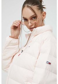 Tommy Jeans kurtka puchowa damska kolor różowy przejściowa. Kolor: różowy. Materiał: puch. Długość rękawa: raglanowy rękaw #7