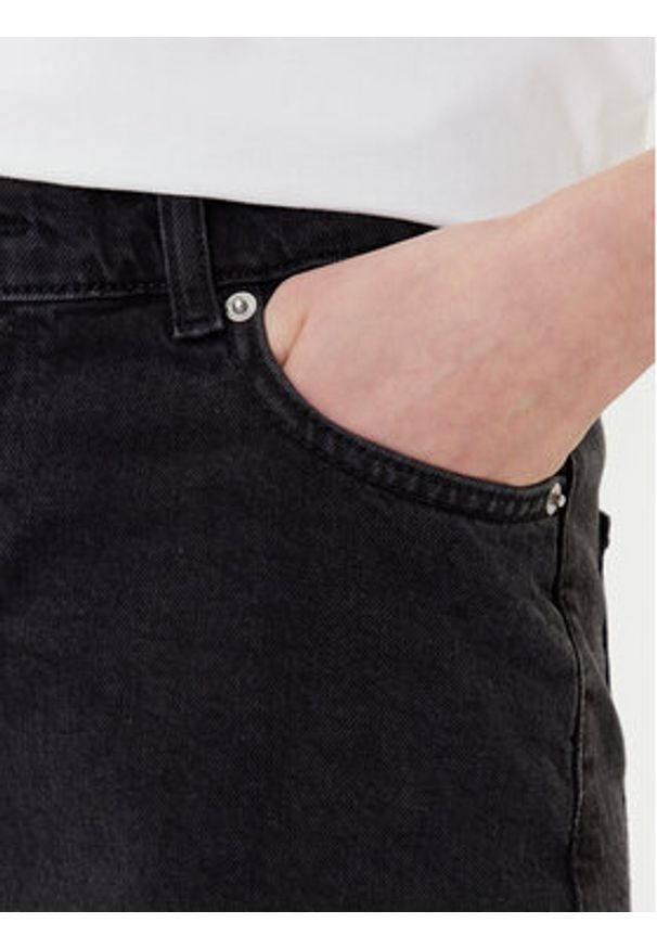 Mustang Szorty jeansowe Jodie 1016562 Czarny Regular Fit. Kolor: czarny. Materiał: bawełna