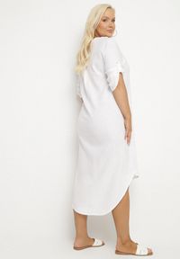 Born2be - Biała Sukienka z Wiskozy i Lnu Pudełkowa Asymetryczna Toliria. Okazja: na co dzień. Typ kołnierza: dekolt w kształcie V. Kolor: biały. Wzór: aplikacja. Typ sukienki: asymetryczne. Materiał: len, wiskoza. Długość rękawa: długi rękaw. Sezon: lato. Styl: casual, elegancki #5