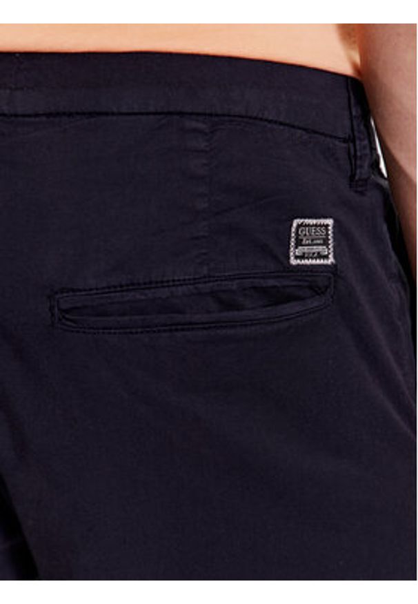Guess Szorty materiałowe Myron M3GD18 WFBZ3 Granatowy Slim Fit. Kolor: niebieski. Materiał: bawełna, materiał