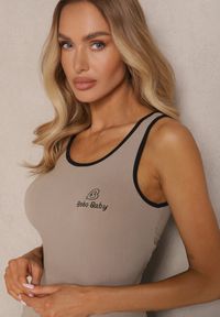 Renee - Ciemnozielony Top z Wiskozą i Ozdobnym Nadrukiem Amotia. Okazja: na co dzień. Kolor: zielony. Materiał: wiskoza. Wzór: nadruk. Styl: casual #5