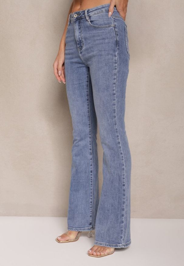 Renee - Niebieskie Jeansy o Kroju Flare High Waist Linsora. Okazja: na co dzień. Stan: podwyższony. Kolor: niebieski. Styl: casual, elegancki