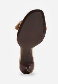 Born2be - Beżowe Klapki na Szpilce VICES z Kokardą i Kwadratowym Noskiem Esadanna. Okazja: na imprezę, na co dzień, na urodziny. Kolor: beżowy. Wzór: gładki. Obcas: na szpilce. Styl: casual #9