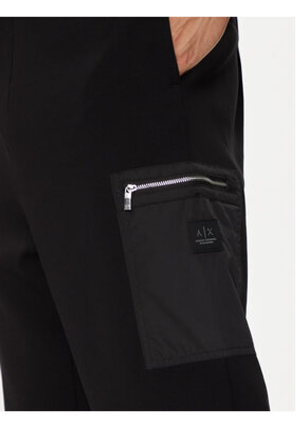 Armani Exchange Spodnie dresowe XM000084 AF10818 UC001 Czarny Regular Fit. Kolor: czarny. Materiał: bawełna