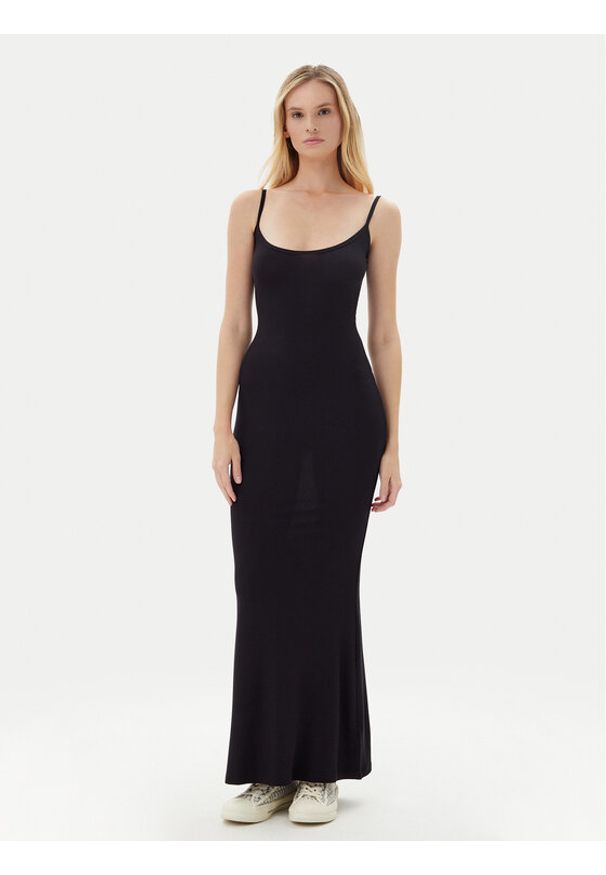 Guess Sukienka letnia O5GK10 KCDA2 Czarny Regular Fit. Kolor: czarny. Materiał: syntetyk. Sezon: lato