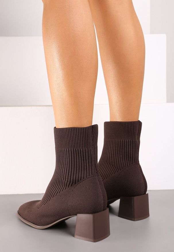Renee - Brązowe Botki na Stożku z Elastyczną Cholewką Lerinana. Okazja: na co dzień. Kolor: brązowy. Materiał: jeans. Szerokość cholewki: normalna. Sezon: wiosna, jesień. Obcas: na stożku. Styl: elegancki, casual. Wysokość obcasa: średni