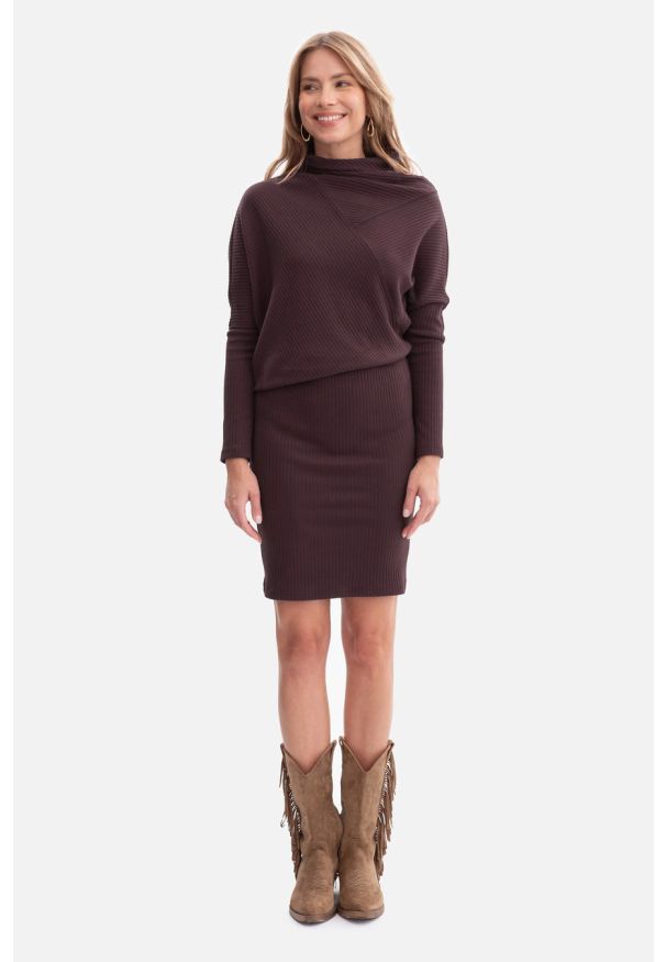 BeWear - Bawełniana ołówkowa sukienka z dzianiny zbluzowana c.brąz. Okazja: na co dzień. Kolor: brązowy. Materiał: dzianina, bawełna. Typ sukienki: ołówkowe. Styl: casual