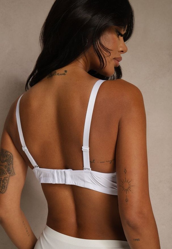 Renee - Biały Biustonosz z Koronki z Sercem z Cyrkonii Adrievianna. Kolor: biały. Materiał: koronka. Wzór: koronka