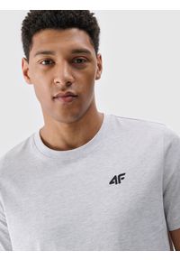 4f - 4F T-shirt regular gładki męski - szary XXL. Okazja: na co dzień. Kolor: szary. Materiał: dzianina, bawełna, jersey. Długość rękawa: krótki rękaw. Długość: krótkie. Wzór: gładki. Styl: klasyczny, sportowy, casual