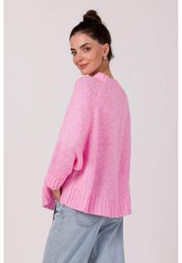 BE Knit - Luźny sweter damski z szerokimi rękawami róż. Okazja: na spotkanie biznesowe, na co dzień. Kolor: różowy. Materiał: akryl, jeans, poliamid, wełna, prążkowany. Długość: krótkie. Wzór: ze splotem. Styl: biznesowy, casual, elegancki #3