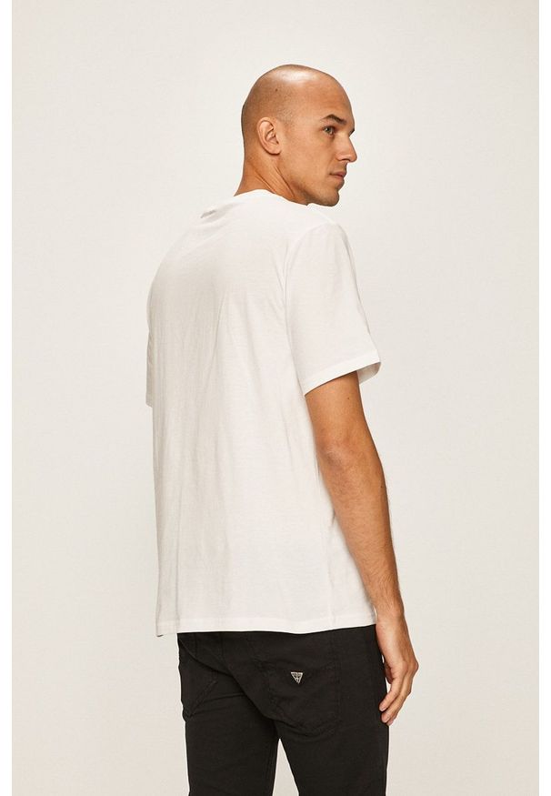 Converse - T-shirt. Okazja: na co dzień. Kolor: biały. Materiał: dzianina. Wzór: nadruk. Styl: casual