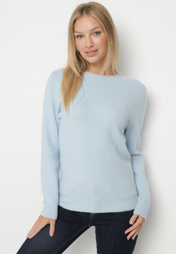 Born2be - Niebieski Sweter z Wełną w Klasycznym Stylu Firrive. Okazja: na co dzień. Kolor: niebieski. Materiał: wełna. Styl: klasyczny