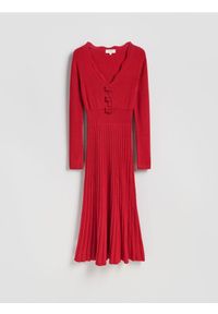 Reserved - Sukienka z różami - czerwony. Kolor: czerwony. Materiał: wiskoza, dzianina. Wzór: gładki. Styl: klasyczny #1