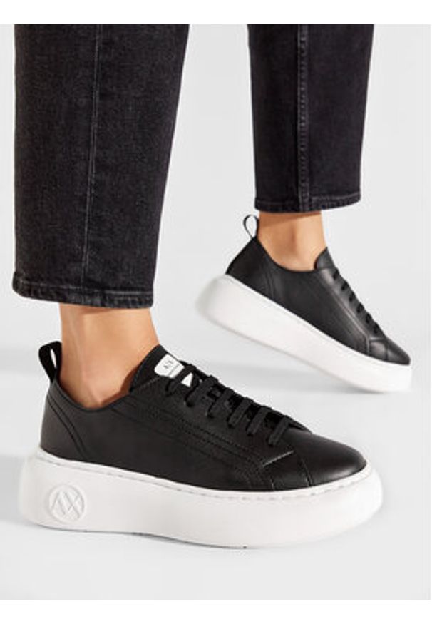 Armani Exchange Sneakersy XDX043 XCC64 00002 Czarny. Kolor: czarny. Materiał: skóra