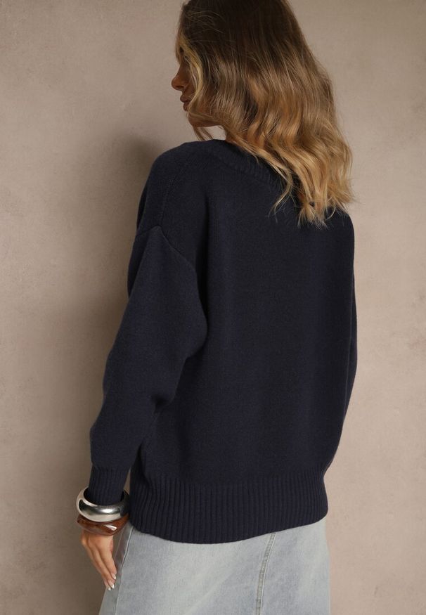 Renee - Granatowy Sweter z Kaszmirem i Trójkątnym Dekoltem Plenne. Kolor: niebieski. Materiał: kaszmir. Styl: klasyczny